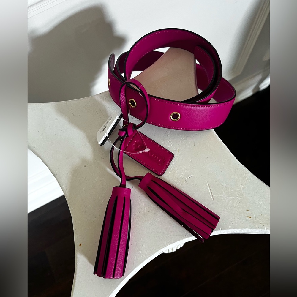 Vintage, Coach Legacy Fuchsia Leather Duffel Bag Adjustable Belt & Tassel Kit.